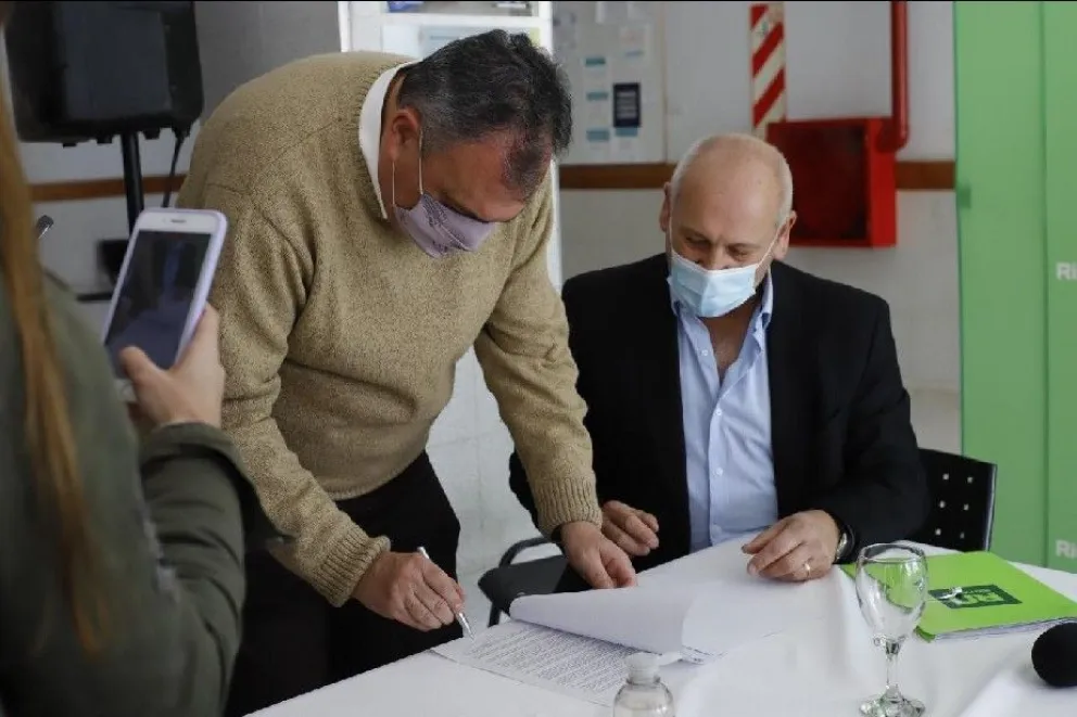 La histórica libreta sanitaria es reemplazada por un nuevo carnet