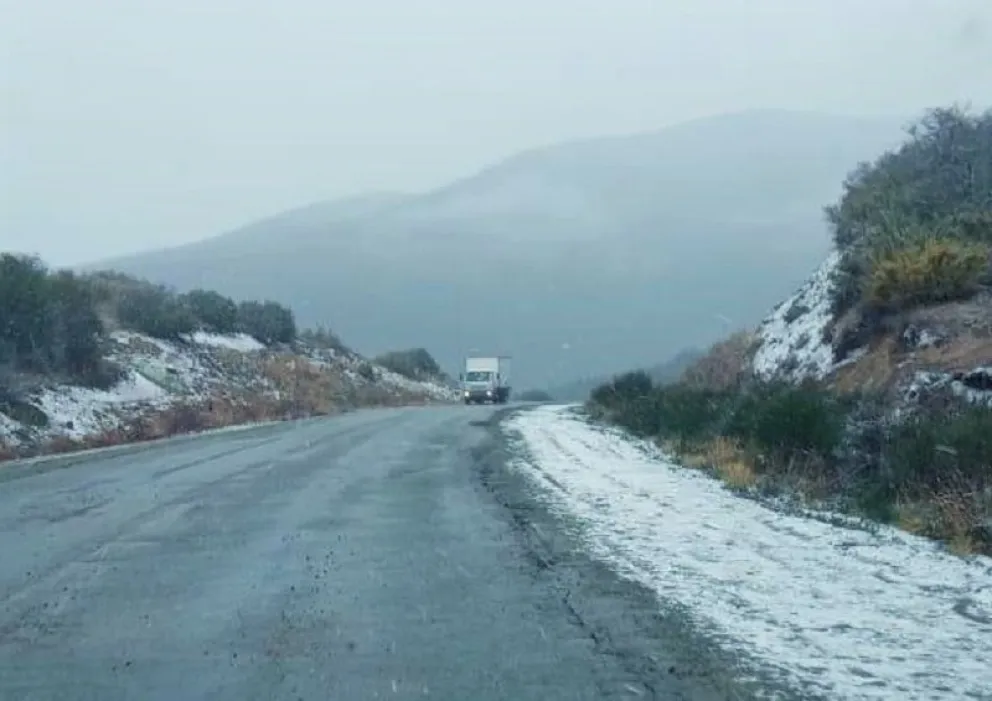 Por heladas y nieve, se debe transitar con precaución 