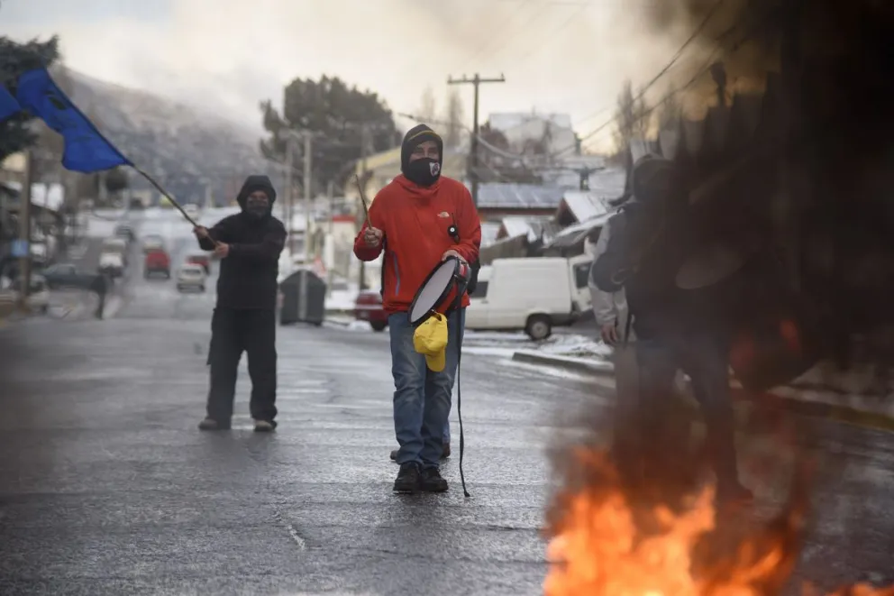 Corte total en Onelli por reclamo de trabajadores de una construcción 