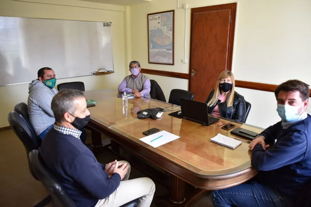 Provincia ofreció el 35% a los gremios estatales para equiparar la paritaria nacional