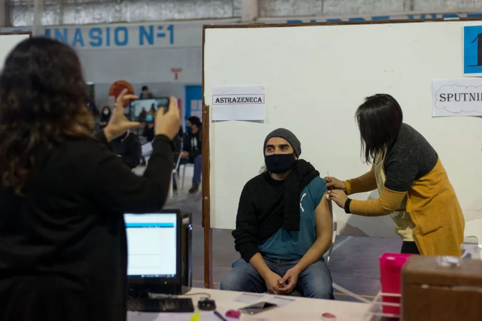 Más del 90% aceptó colocarse la segunda dosis de la vacuna combinada contra el Covid-19